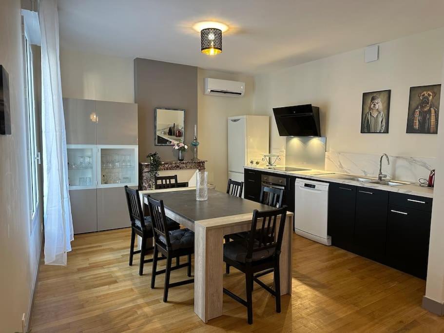 Appartement Spacieux En Centre Ville Vendome Exterior photo